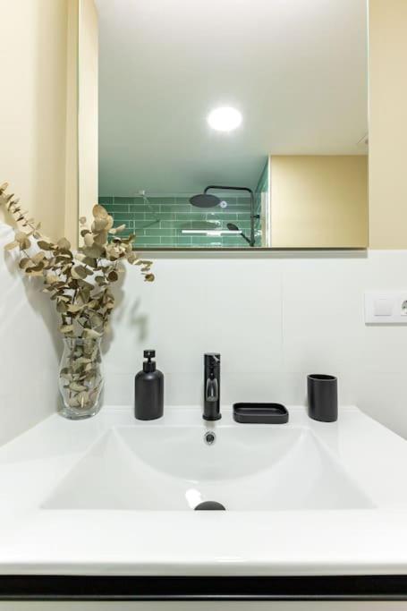 New Suite Reformada Con Excelente Ubicacion เซบีญา ภายนอก รูปภาพ